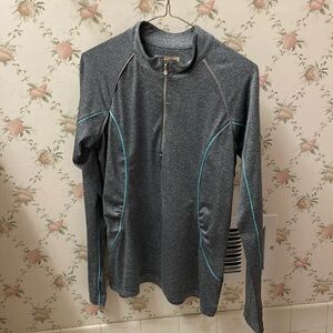 Excellent used condition Woman’s long sleeve shirt